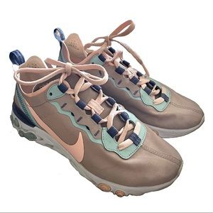 Nike React Women in Size US6.